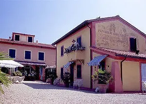 *** Aparthotel Fattoria Santa Lucia Le Tagliate Italia